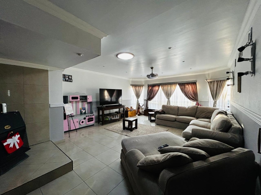 4 Bedroom Property for Sale in Vaalpark Free State